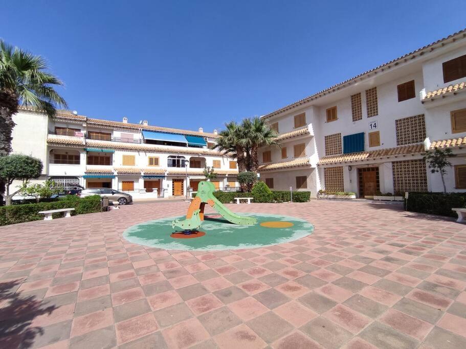 Apartamento Comodo A 300 Metros De La Playa Santa Pola Eksteriør billede