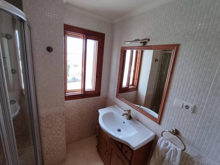 Apartamento Comodo A 300 Metros De La Playa Santa Pola Eksteriør billede
